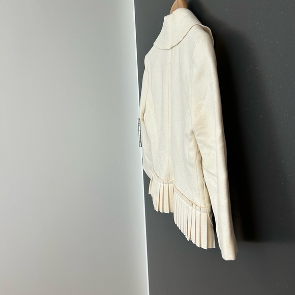 Tabitha (anthropologie) Sz. 2 will blend flower embellishrd Cream blazer EUC - Picture 12 of 13